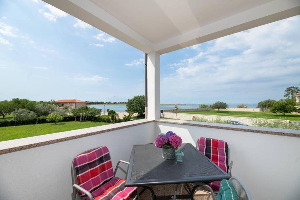 Seaplace #1 Apartment *
