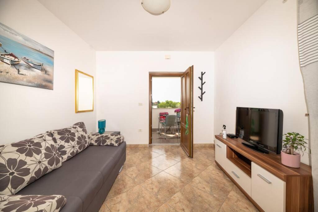 Apartment Seaplace #1 *